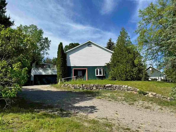 1711 Lenhill Ct, Petoskey, MI 49770