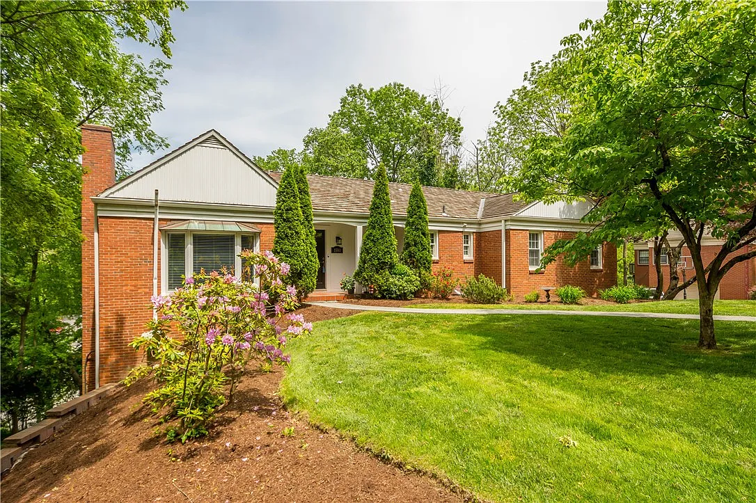 1580 Williamsburg Rd photo 1