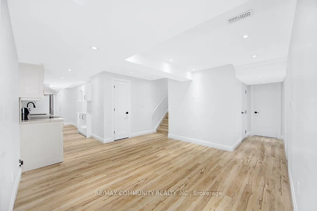 2 bed, $1,990 — Photo 4