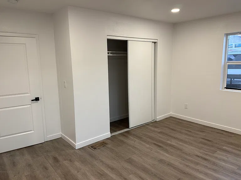 1257 E Laurelwood Dr — Photo 11