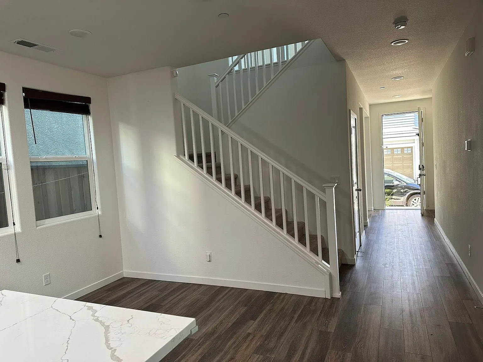 3 bed, 2.5 bath, 1941 sqft, $3,000 — Photo 4