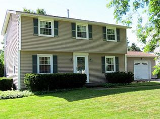 115 Bay Knoll Rd, Irondequoit, NY 14622