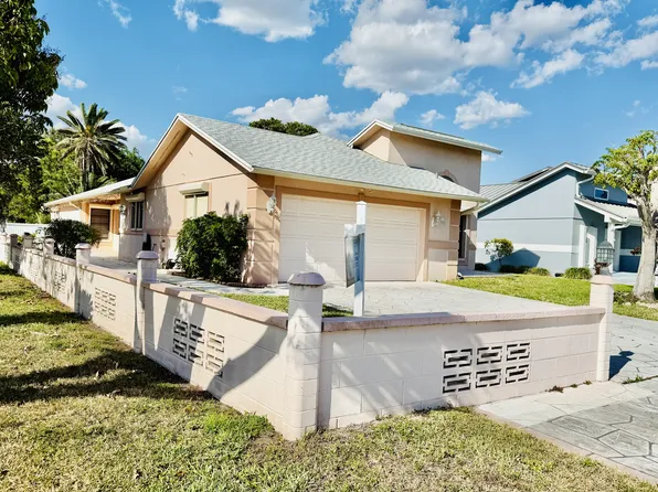 603 92nd Ave N, Naples, FL 34108