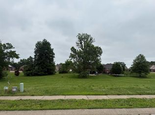 360 Persimmon Cir, Boonville, IN 47601
