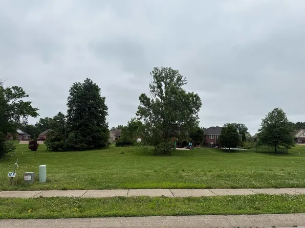 360 Persimmon Cir, Boonville, IN 47601