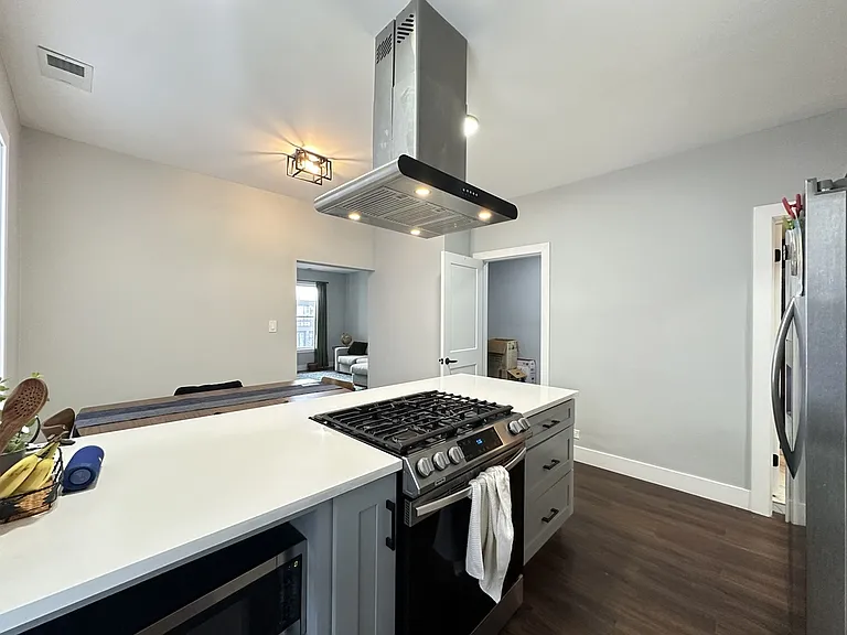 1721 N Mozart St #2 — Photo 3