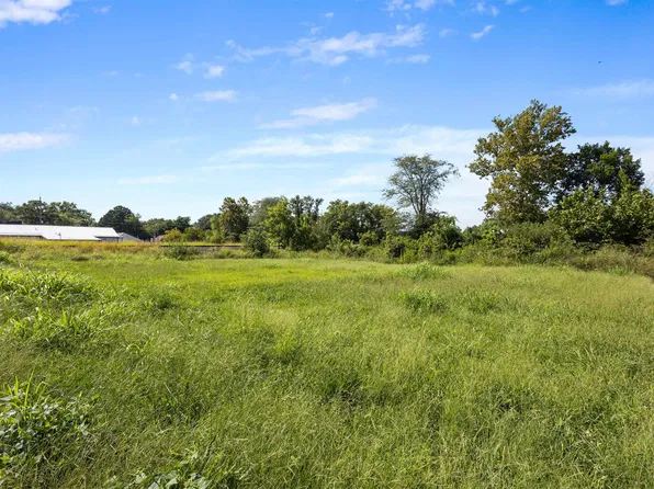 Boyton St, Marion, IL 62959
