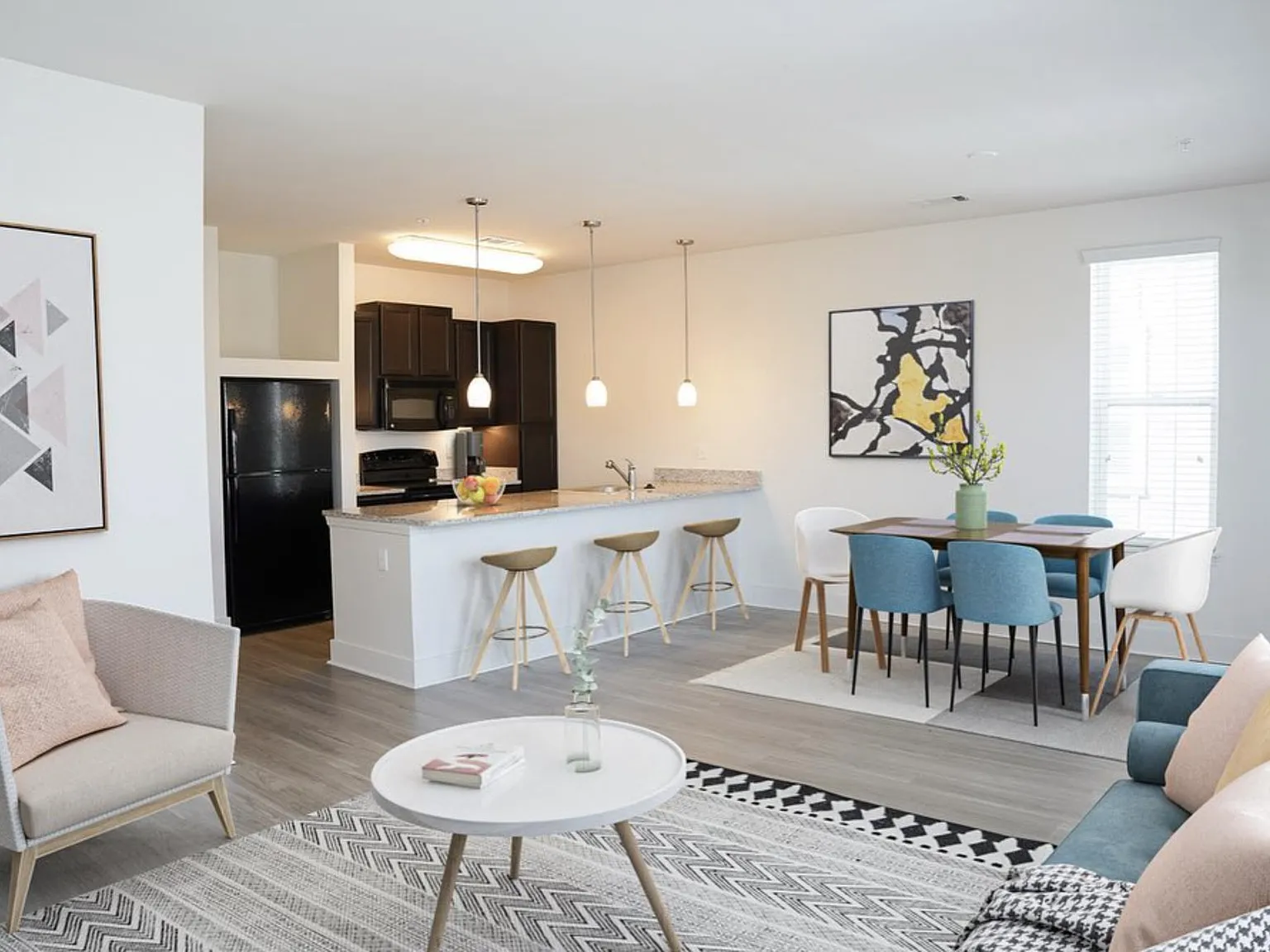 South Junction Apartments — Photo 2