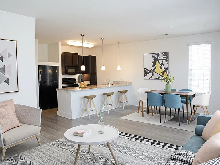 South Junction Apartments — Photo 2