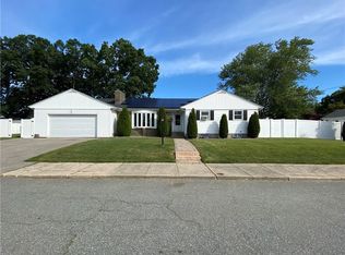 20 Walnut St, North Providence, RI 02904
