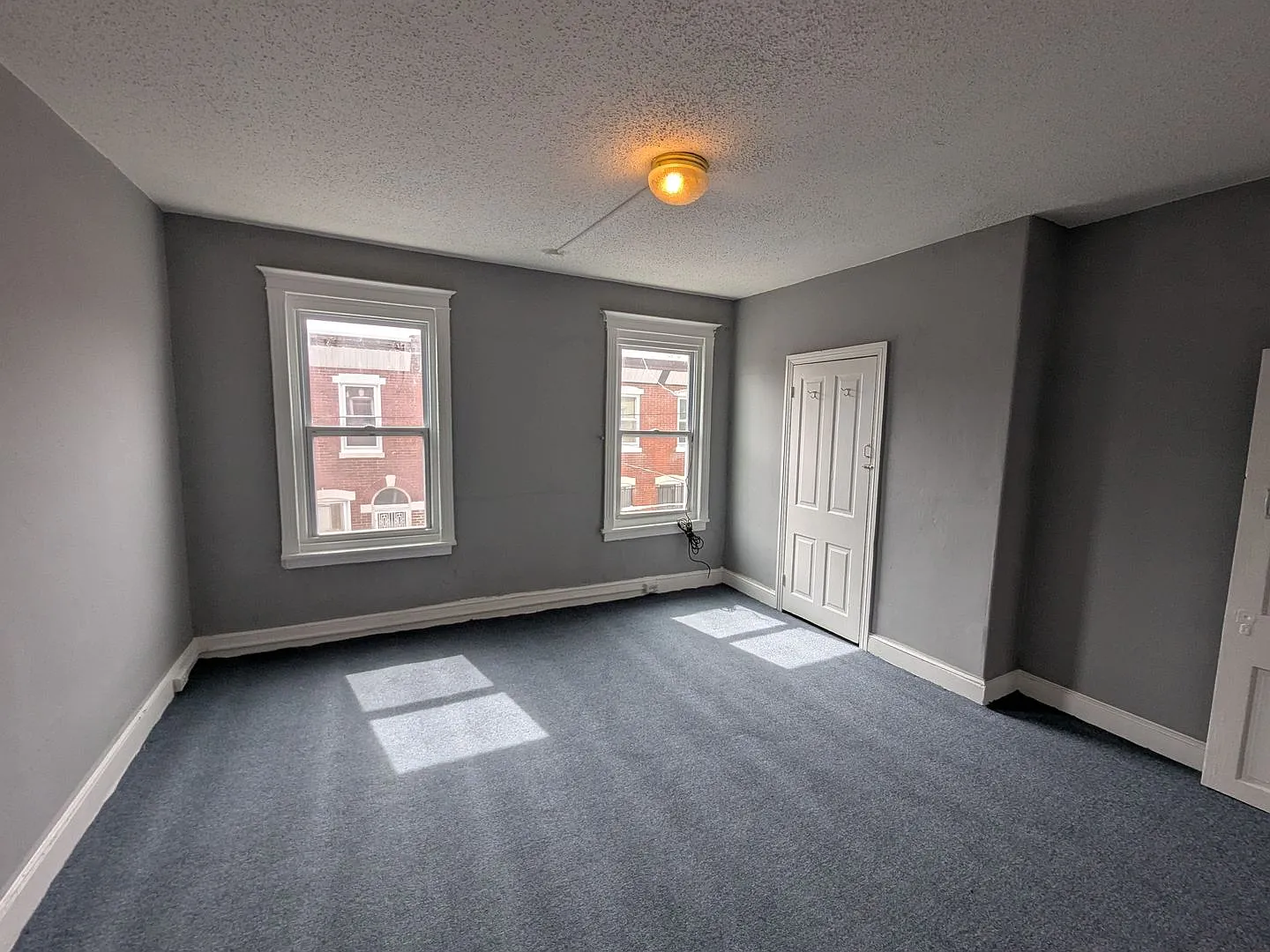 Lovely Home - Hunting Park — Photo 4