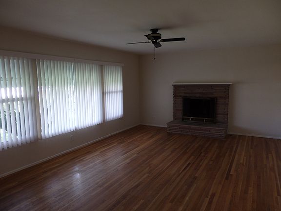 Gordon Living Room_10302015