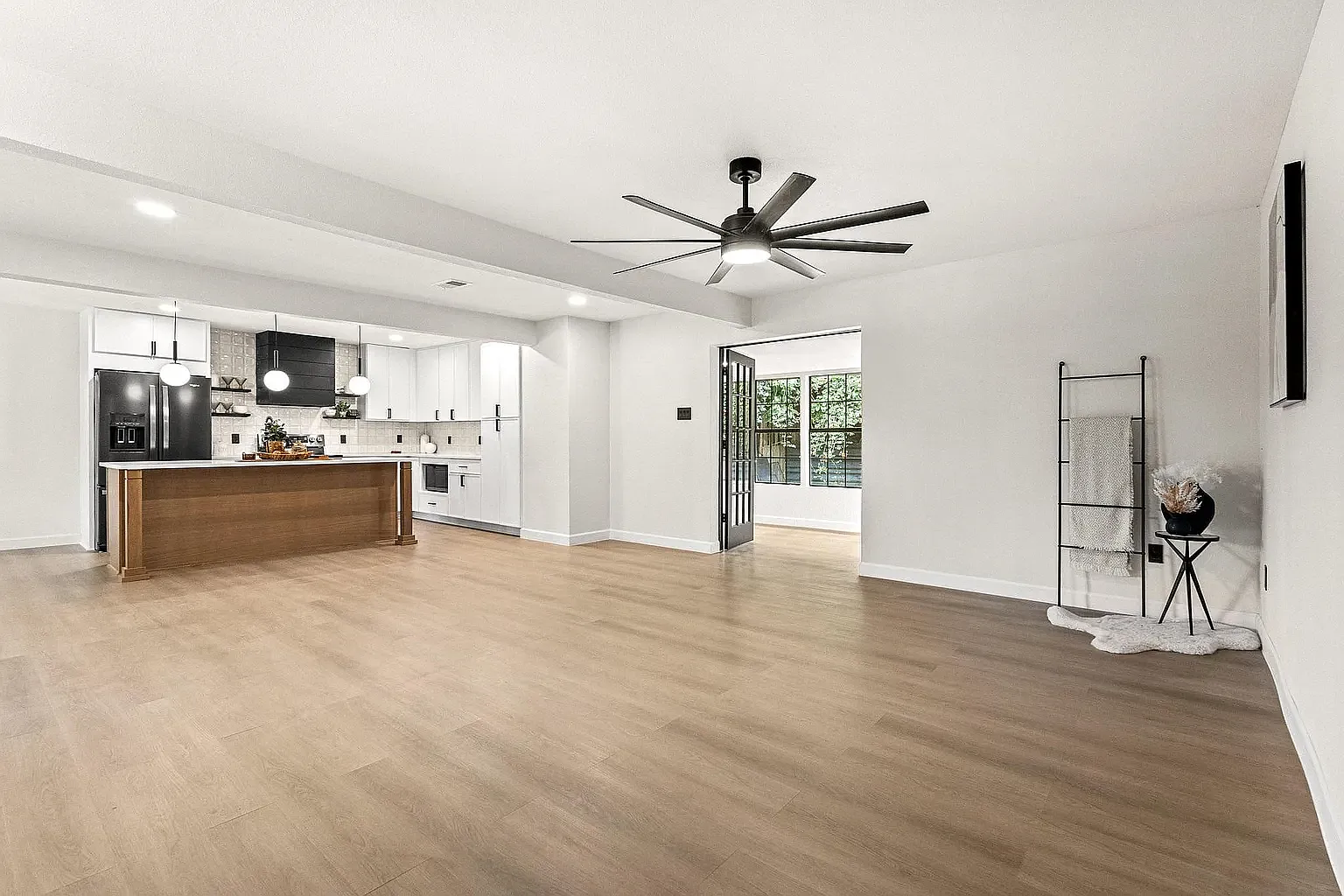 3 bed, 1632 sqft, $2,595 — Photo 3