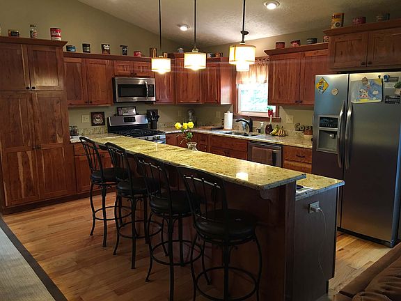 12x14 kitchen with 8' bar