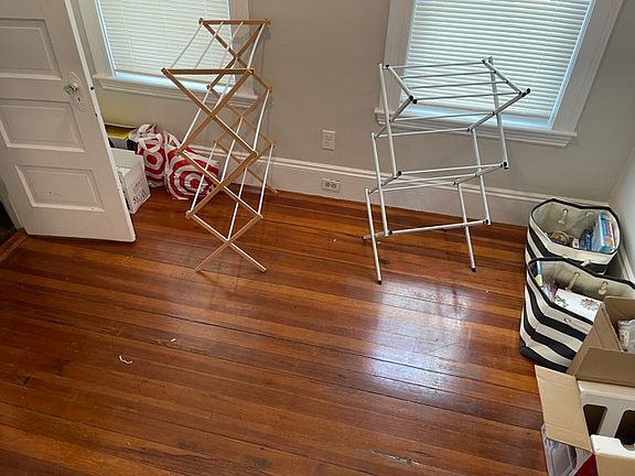 5th image of 81 Newbury St