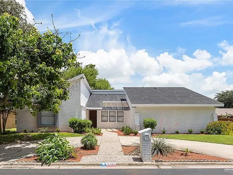 312 Xanthisma Ave — Photo 1