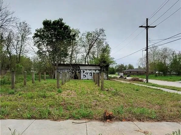 5000 Law St, New Orleans, LA 70117