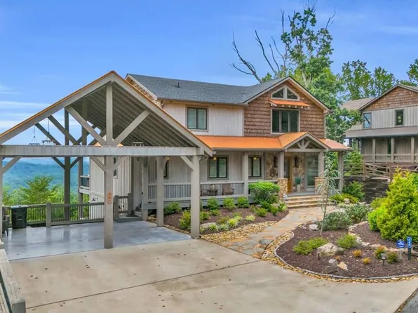 540 Overlook Dr, Blue Ridge, GA 30513