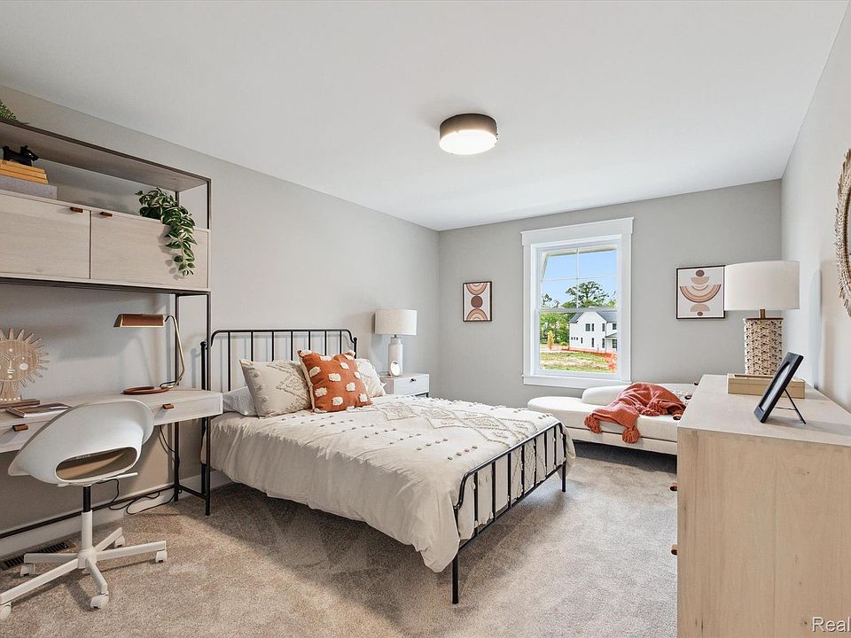 2500 Crystal Lake Dr, photo 20