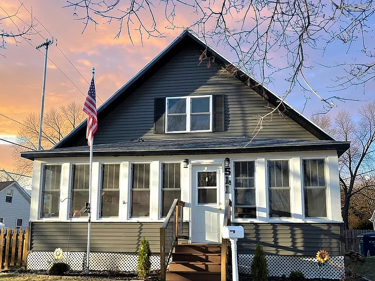 511 Superior St — Photo 18