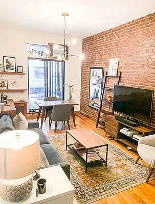 Rented by Street Realty Brokerage LLC | media 9