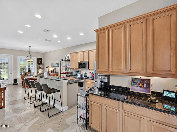 4th image of 3434 Torre Blvd