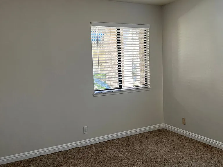 7623 Bay Dr — Photo 6