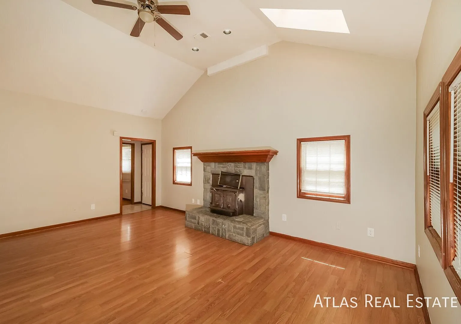 Coming Soon!! Beautiful Home For Rent In Historic Independence! — Photo 4