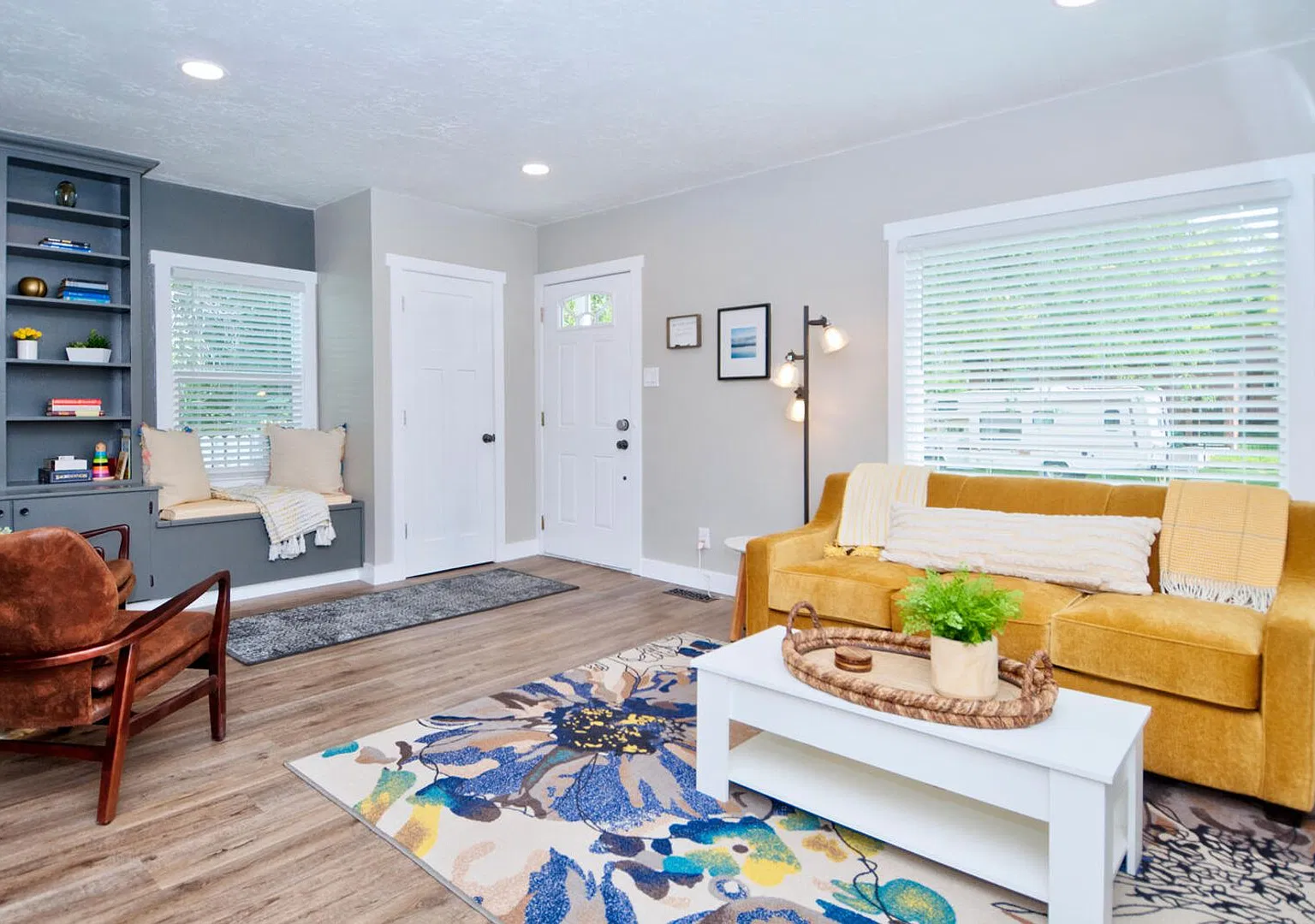 Remodeled Detached Cottage with Fenced Yard! Pet Friendly! — Photo 2