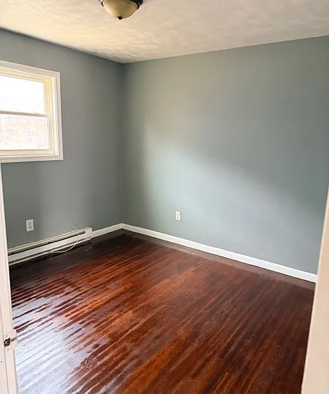2115 Phaup St — Photo 2