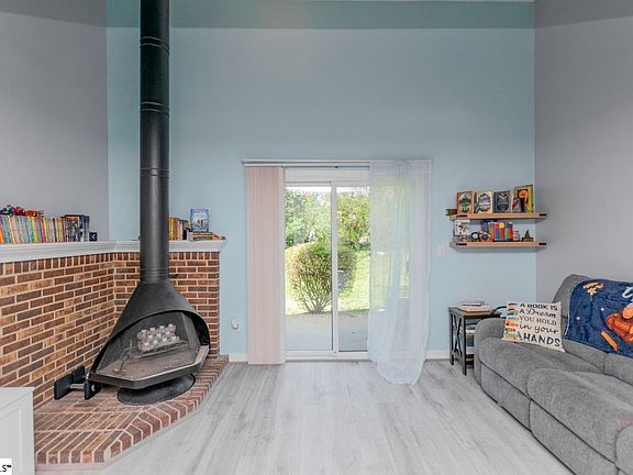 4th image of 812 Reid School Rd Unit 10