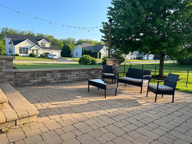 406 Wedgewood Ln — Photo 16
