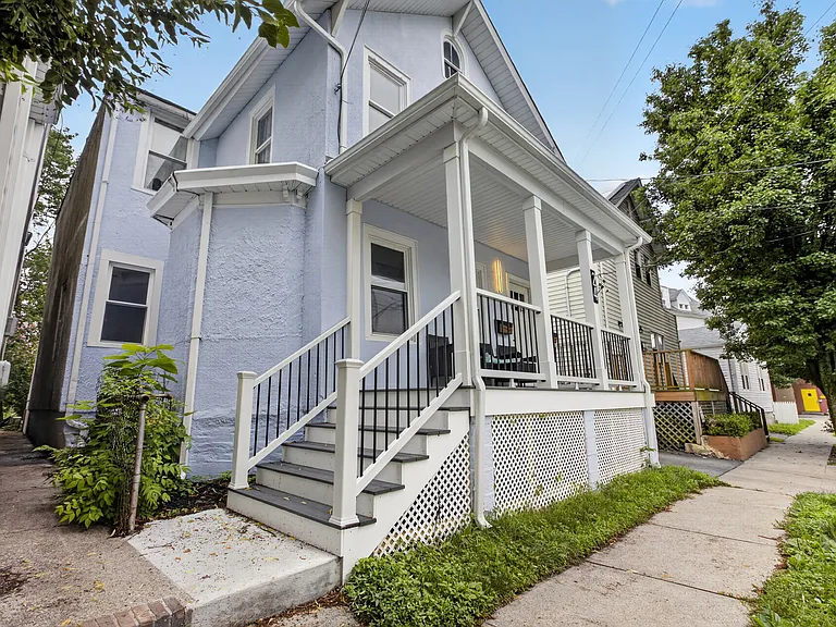 24 Dean St #1 — Photo 32