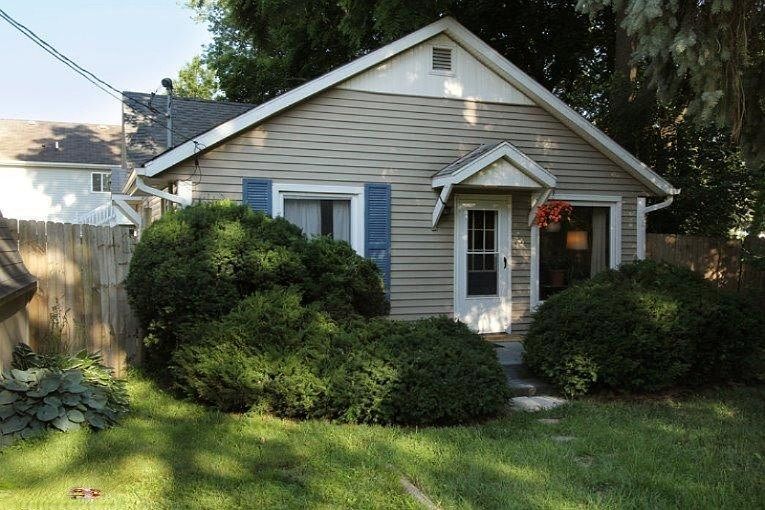 1st image of 1115 Kusterer Dr NW