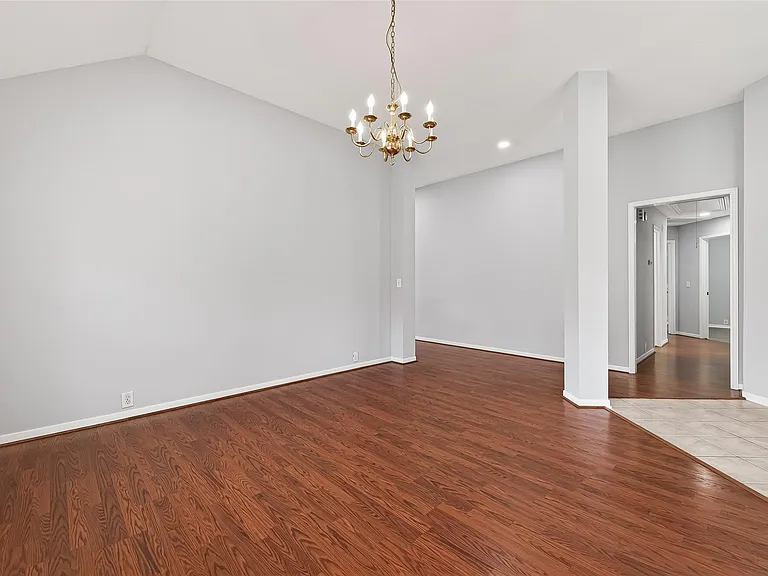 3135 Silver Cedar Trl — Photo 11
