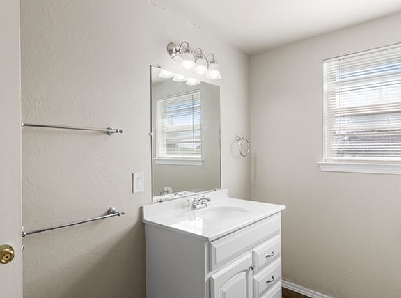 4th image of 500 SW 63rd Ter