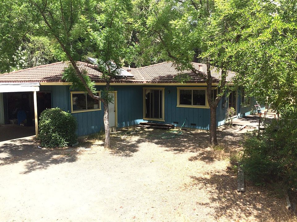 1st image of 1221 Deerwood Dr