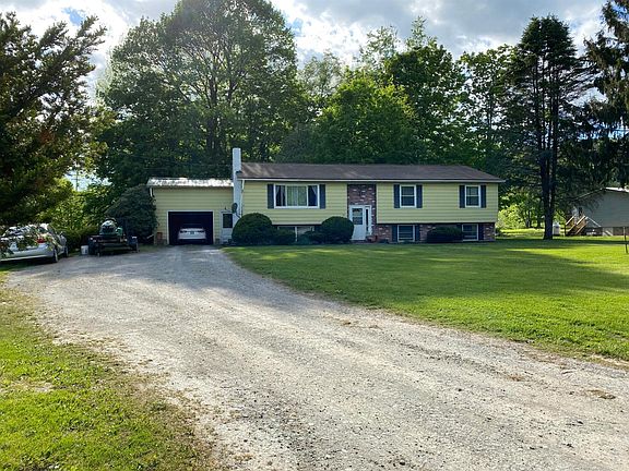 3rd image of 21 Ewain Dr