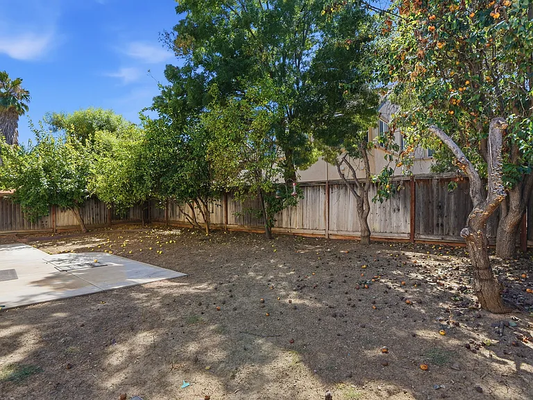 871 Larkspur Ln — Photo 34