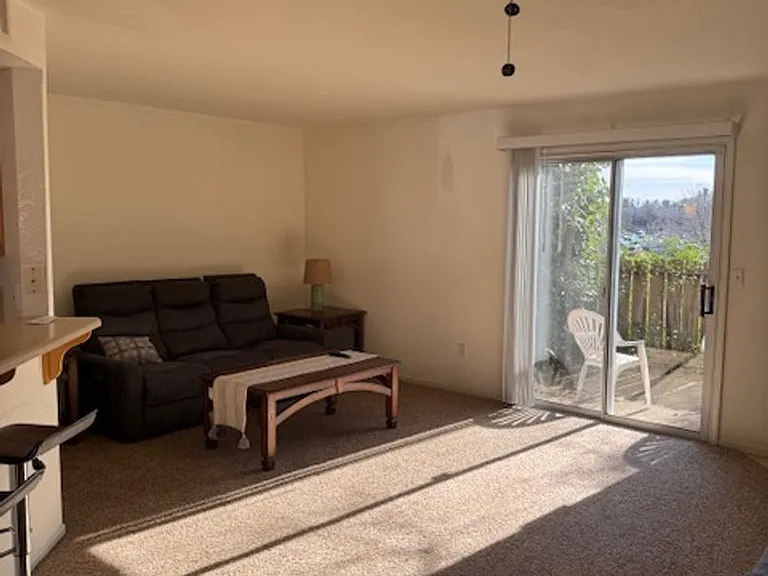 1425 Serrano Pl — Photo 5