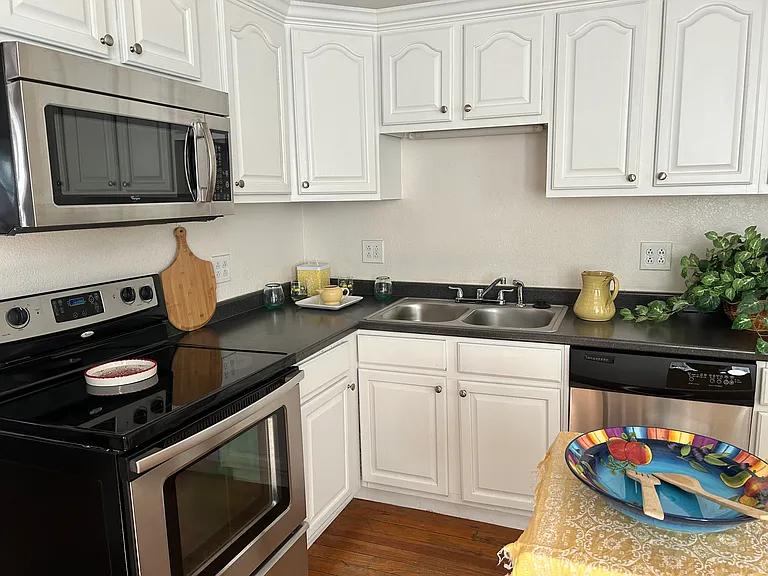 208 S Lincoln St #B — Photo 1