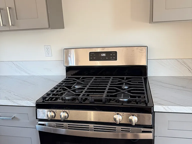 825 Bilton Way #B — Photo 17