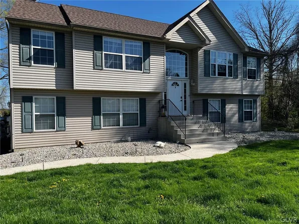 3802 Hampton St, Coopersburg, PA 18036