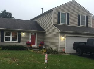 3 Ascot Ln, Streamwood, IL 60107