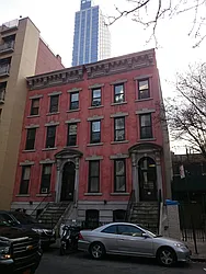 320 West 53rd Street in Hell&#39;s Kitchen