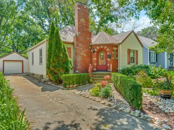 1110 SW Wayne Ave, Topeka, KS 66604