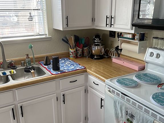 4th image of 1823 Berkshire Dr