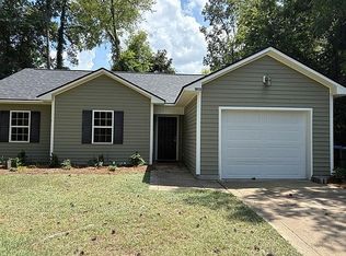 1813 Stanberry St, Fayetteville, NC 28301