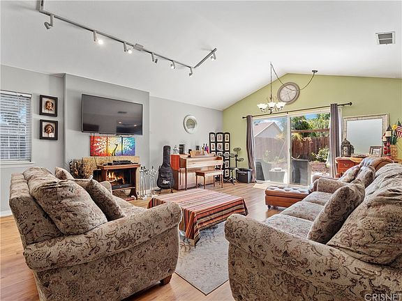 4th image of 28811 Loretta Ln