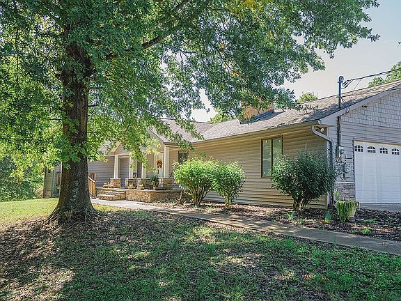 Sidewalk to front porch/ramp